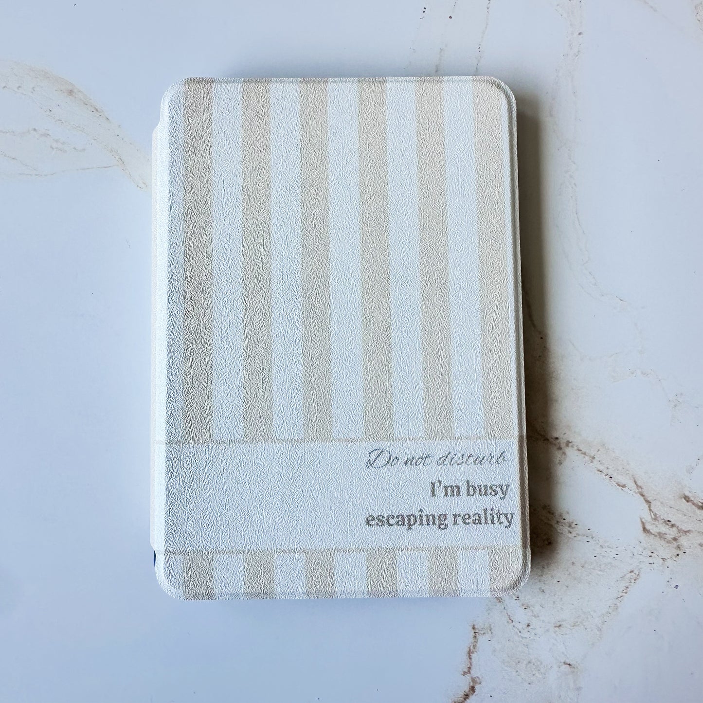 Moss & Margins Detachable Kindle Case With Hand Strap and Free Matching Insert