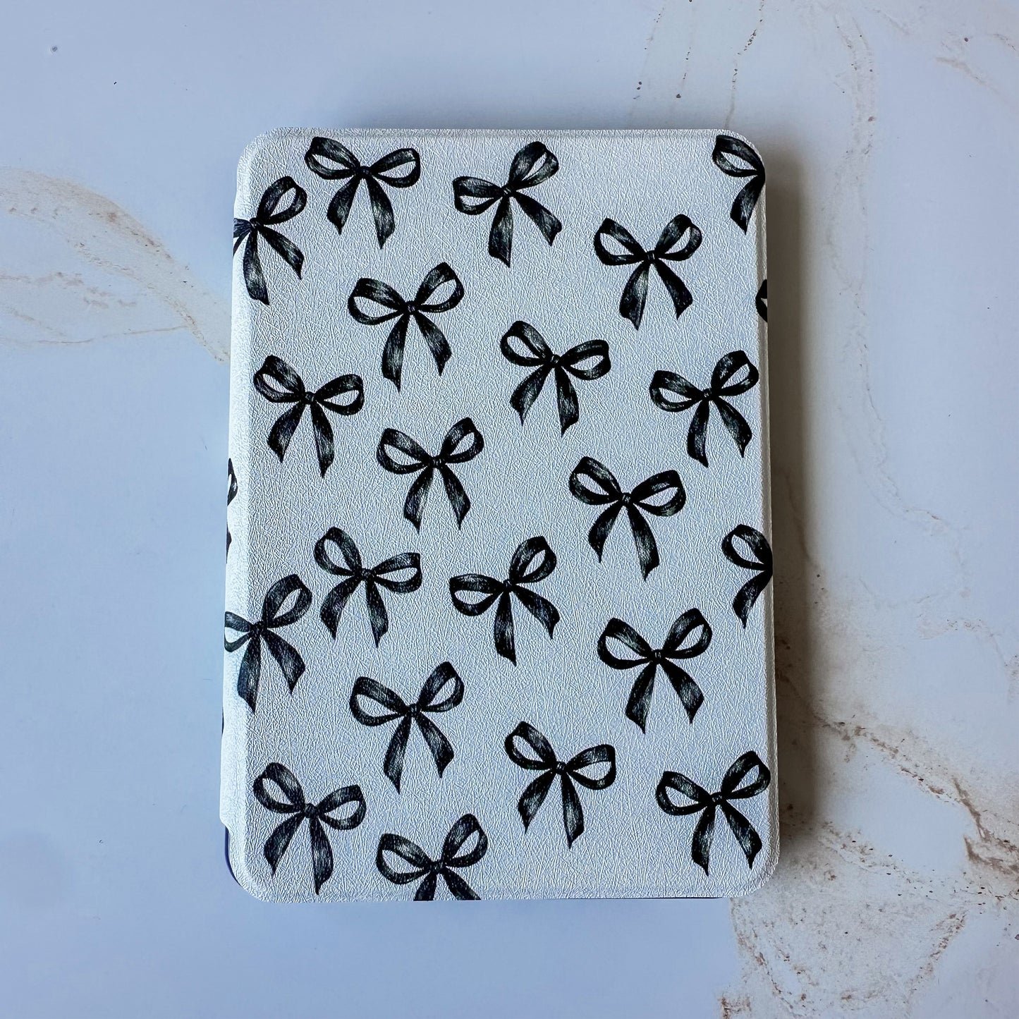 Moss & Margins Detachable Kindle Case With Hand Strap and Free Matching Insert