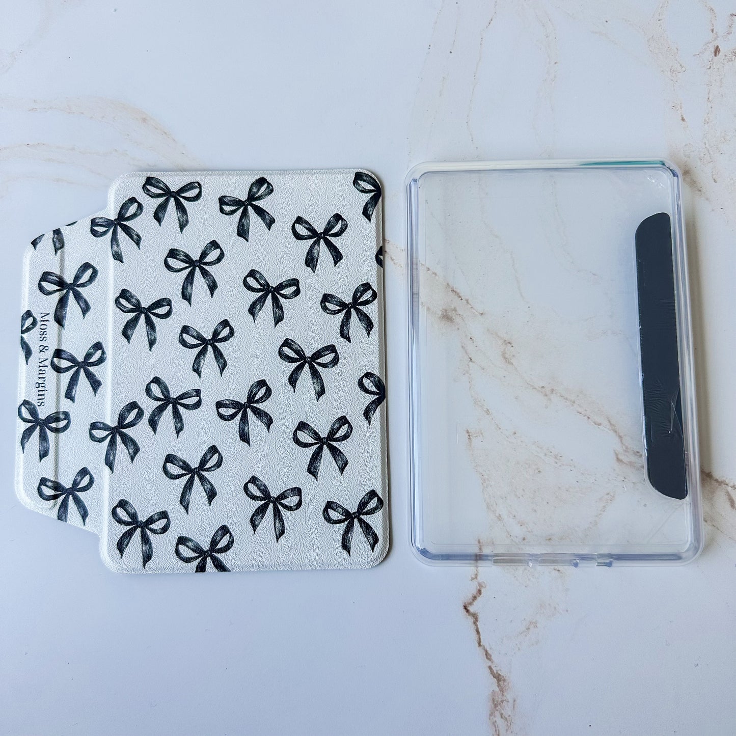 Moss & Margins Detachable Kindle Case With Hand Strap and Free Matching Insert