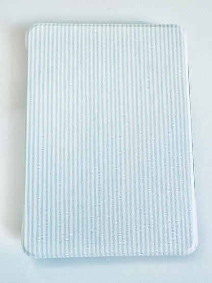 Moss & Margins Detachable Kindle Case With Hand Strap and Free Matching Insert